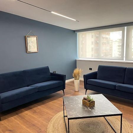 Appartamento Voyage Penthouse Tirana Esterno foto