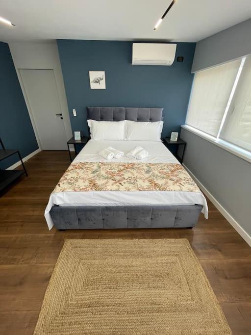 Appartamento Voyage Penthouse Tirana Esterno foto
