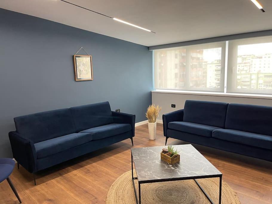Appartamento Voyage Penthouse Tirana Esterno foto