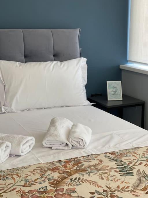 Appartamento Voyage Penthouse Tirana Esterno foto